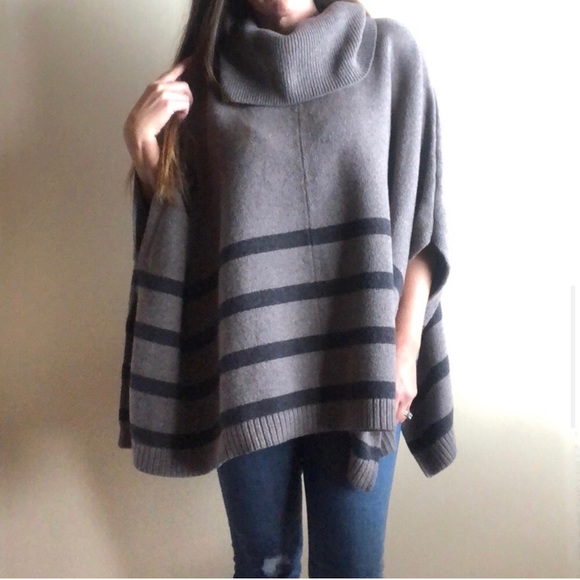🍾HP Banana Republic Cowl Neck Pancho Sweater - Picture 1 of 9